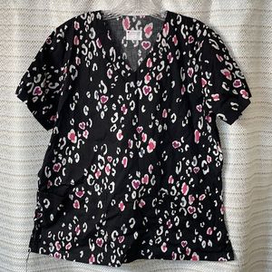 Women’s all heart scrub, basic size, large, leopard print scrub top